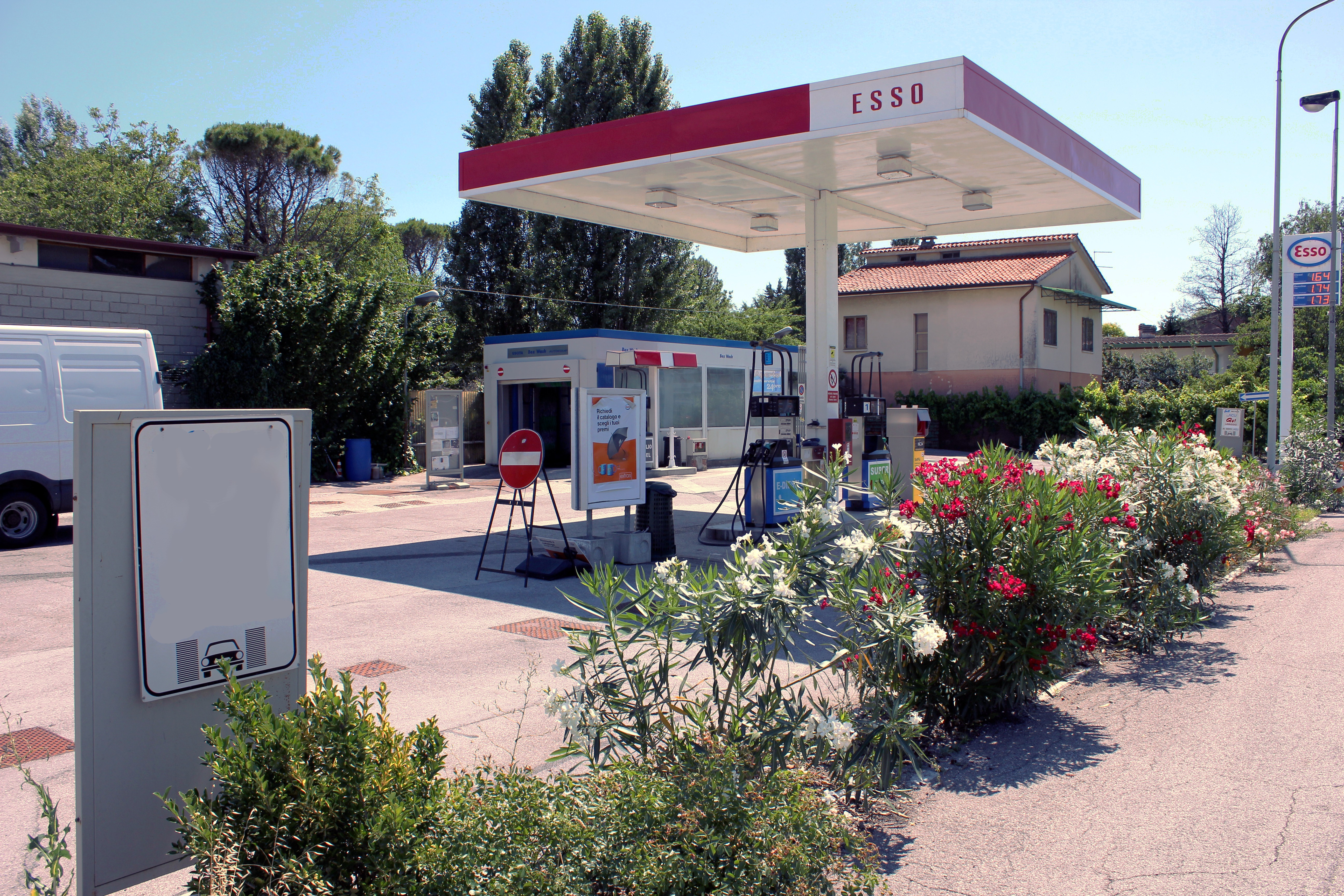 STAZIONE DI SERVIZIO DUZ ALE