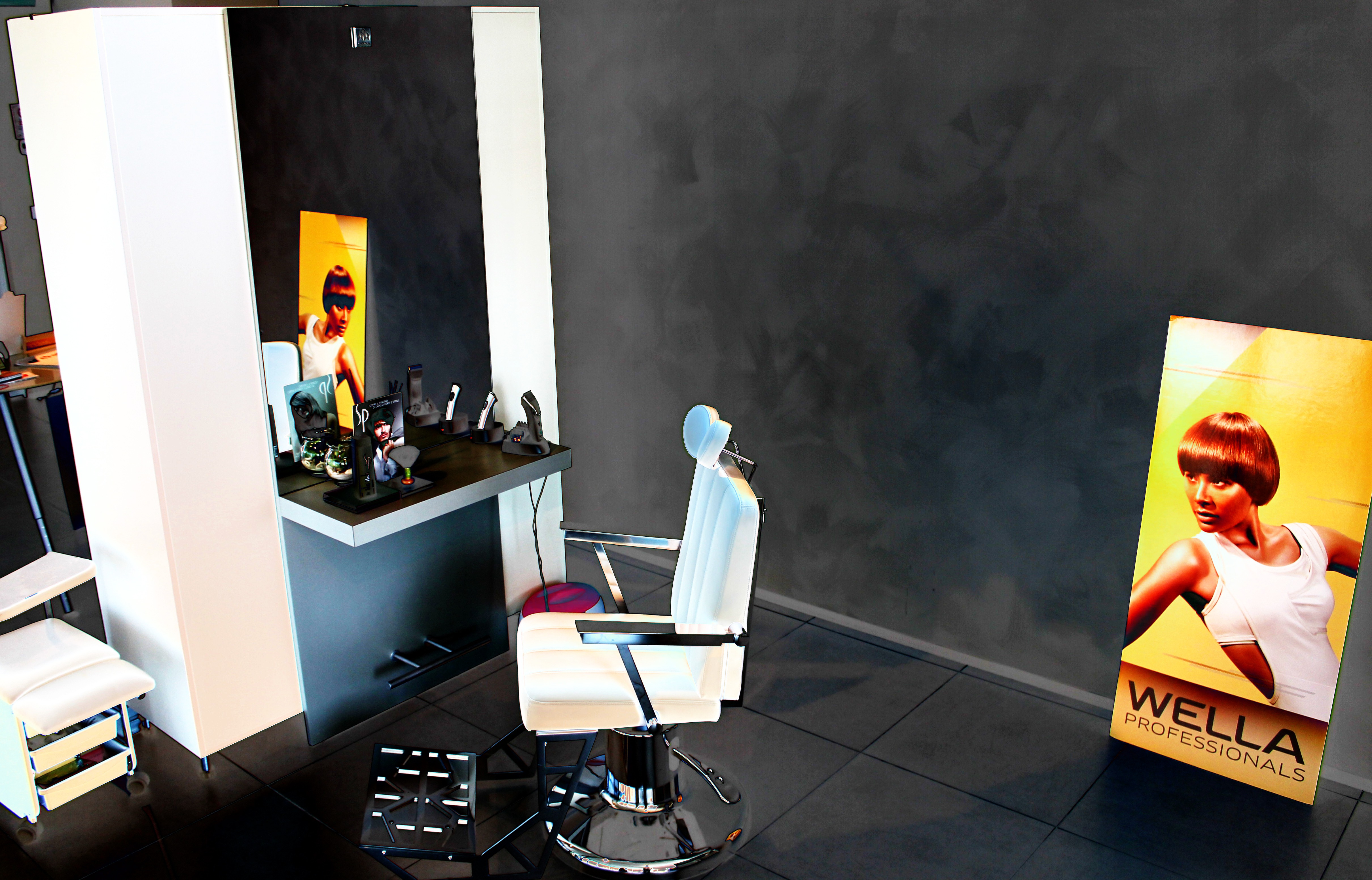 DA CARLOS PARRUCCHIERI