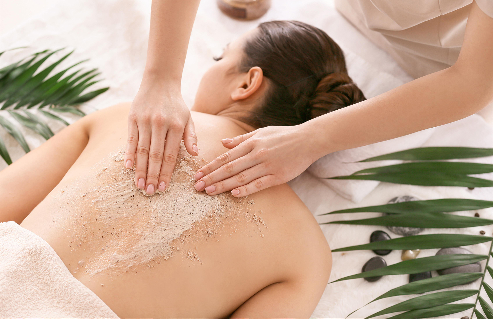 Scrub Total Body + Massaggio Relax Elite della Bellezza Udine -54%